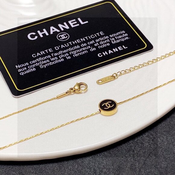 Chanel Black and White Reversible Necklace - Picture 6 of 6